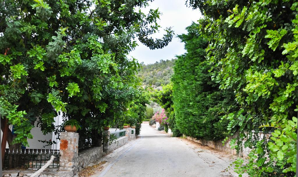 Hotel Korfos - Ξενοδοχείο Κόρφος Renovated Bagian luar foto