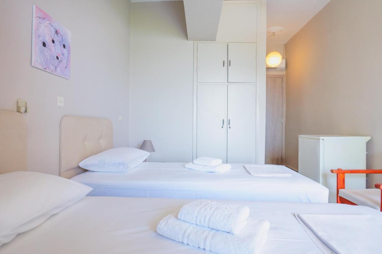 Hotel Korfos - Ξενοδοχείο Κόρφος Renovated Bagian luar foto