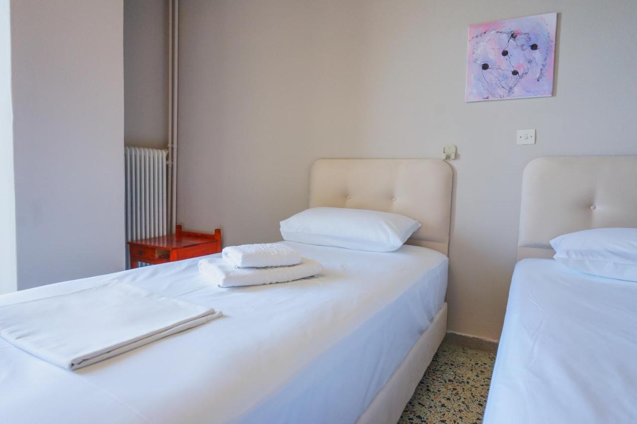 Hotel Korfos - Ξενοδοχείο Κόρφος Renovated Bagian luar foto