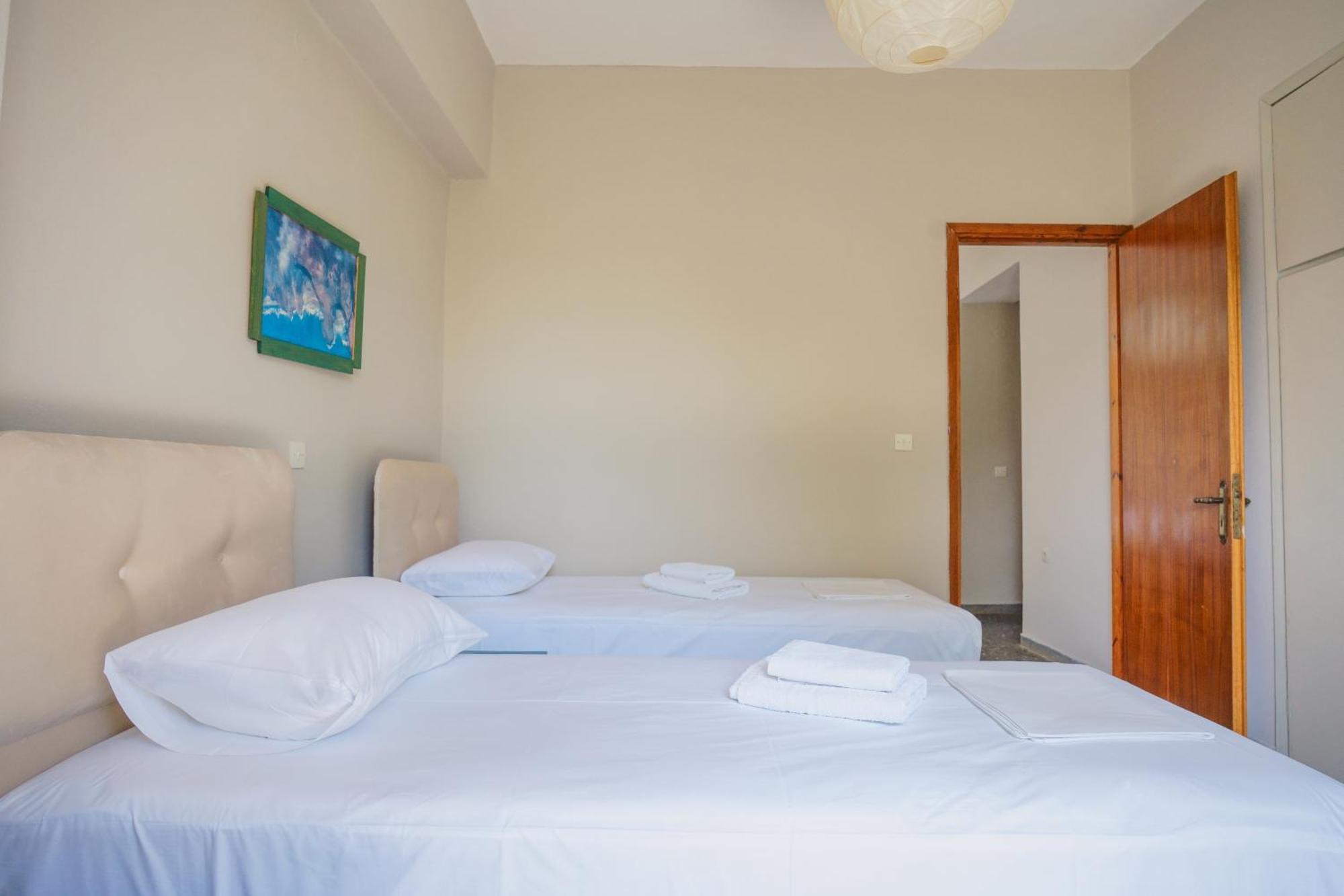 Hotel Korfos - Ξενοδοχείο Κόρφος Renovated Bagian luar foto