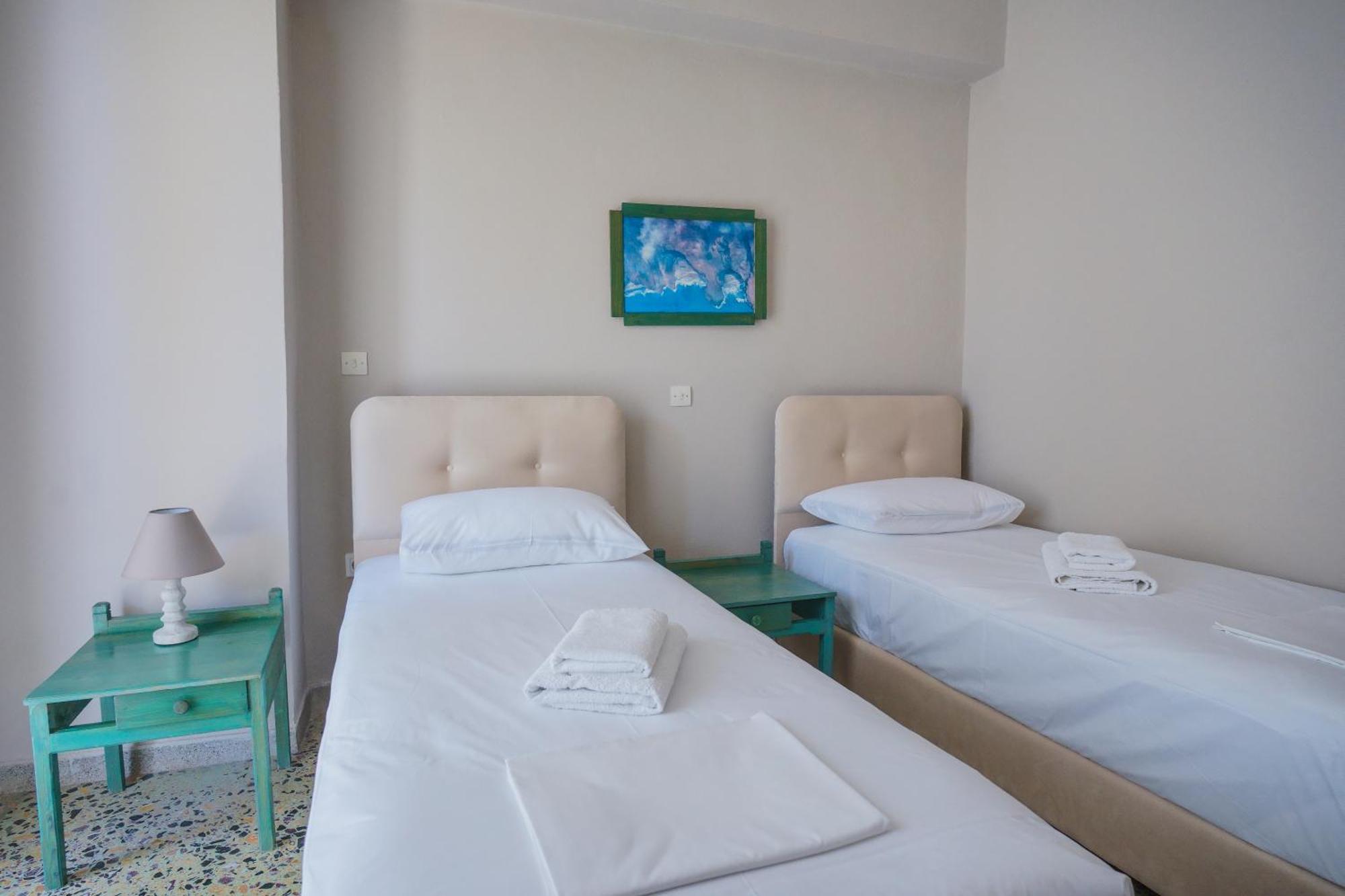 Hotel Korfos - Ξενοδοχείο Κόρφος Renovated Bagian luar foto