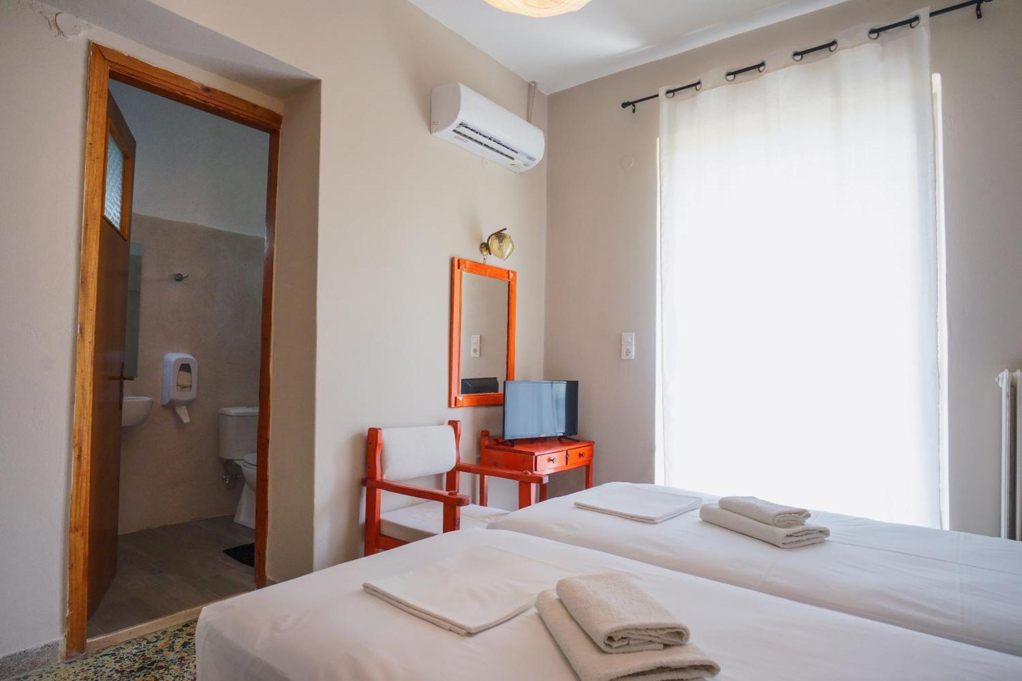 Hotel Korfos - Ξενοδοχείο Κόρφος Renovated Bagian luar foto