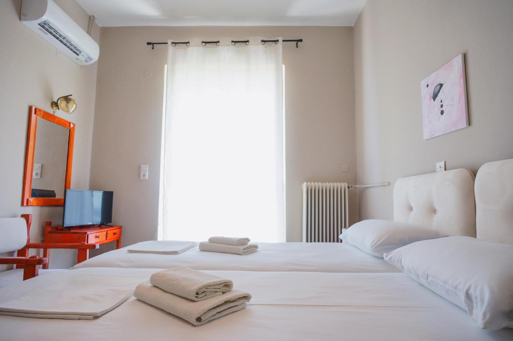 Hotel Korfos - Ξενοδοχείο Κόρφος Renovated Bagian luar foto