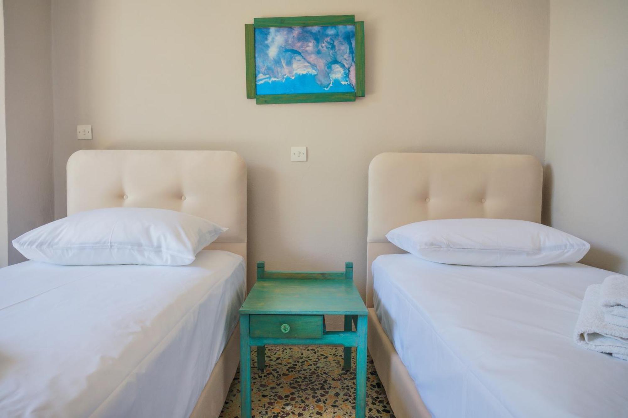 Hotel Korfos - Ξενοδοχείο Κόρφος Renovated Bagian luar foto