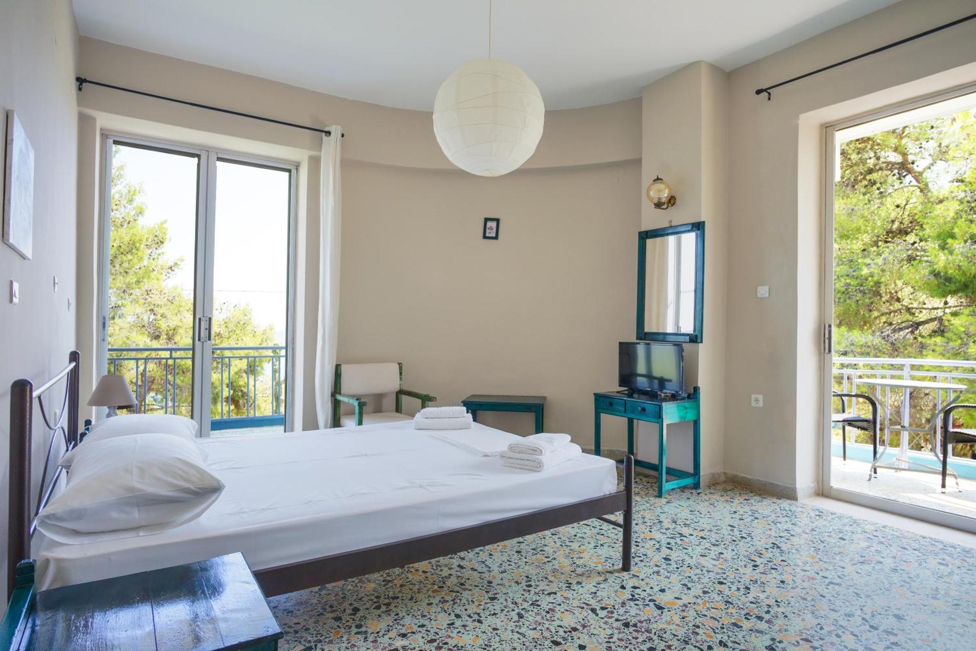 Hotel Korfos - Ξενοδοχείο Κόρφος Renovated Bagian luar foto