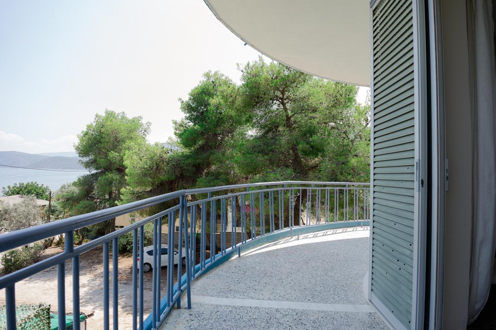 Hotel Korfos - Ξενοδοχείο Κόρφος Renovated Bagian luar foto