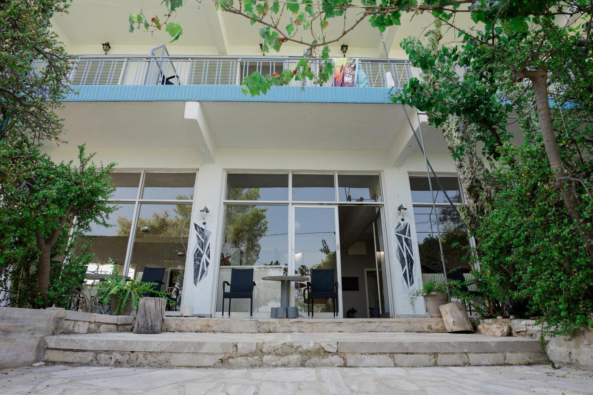 Hotel Korfos - Ξενοδοχείο Κόρφος Renovated Bagian luar foto