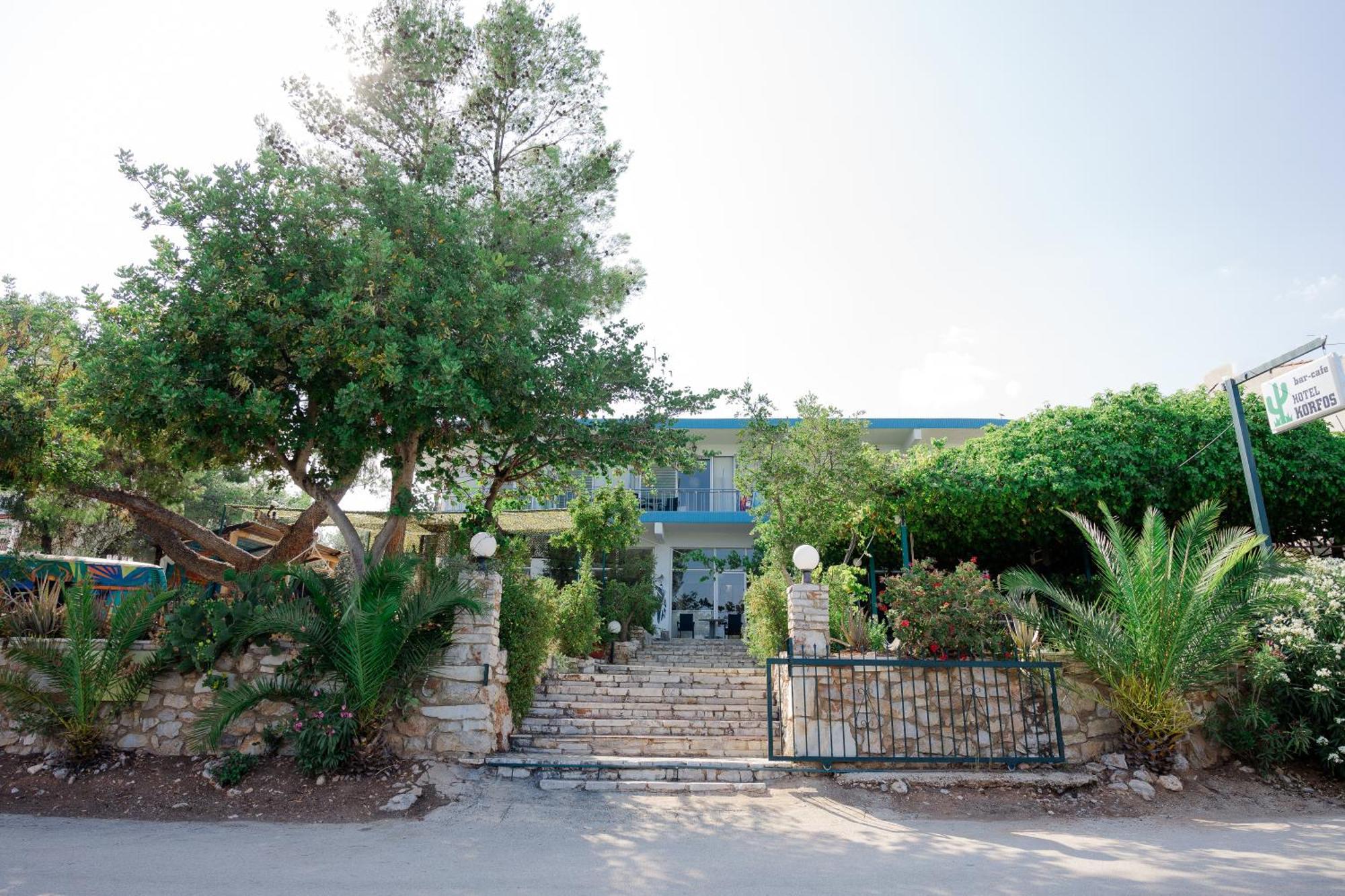 Hotel Korfos - Ξενοδοχείο Κόρφος Renovated Bagian luar foto