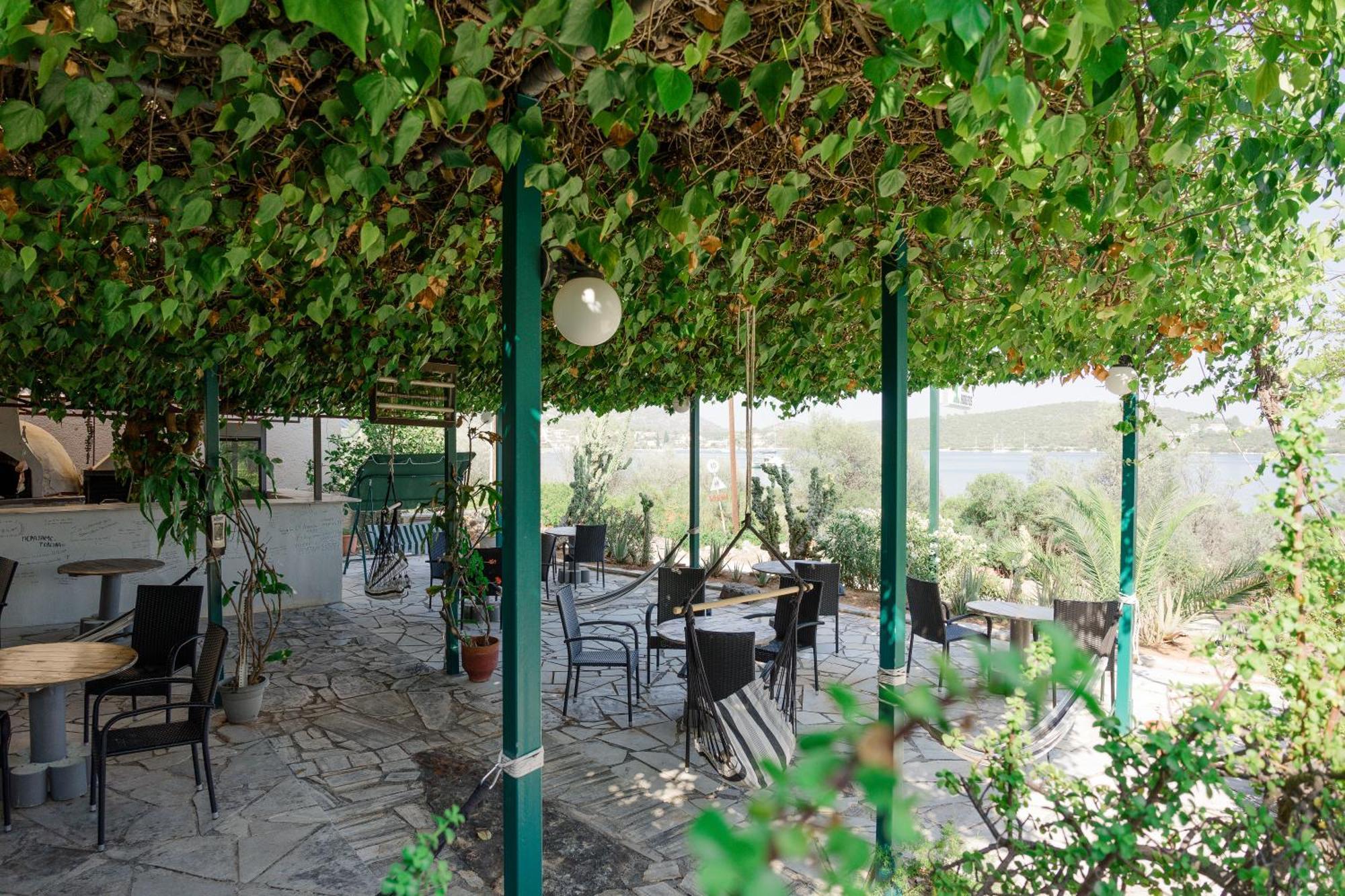 Hotel Korfos - Ξενοδοχείο Κόρφος Renovated Bagian luar foto