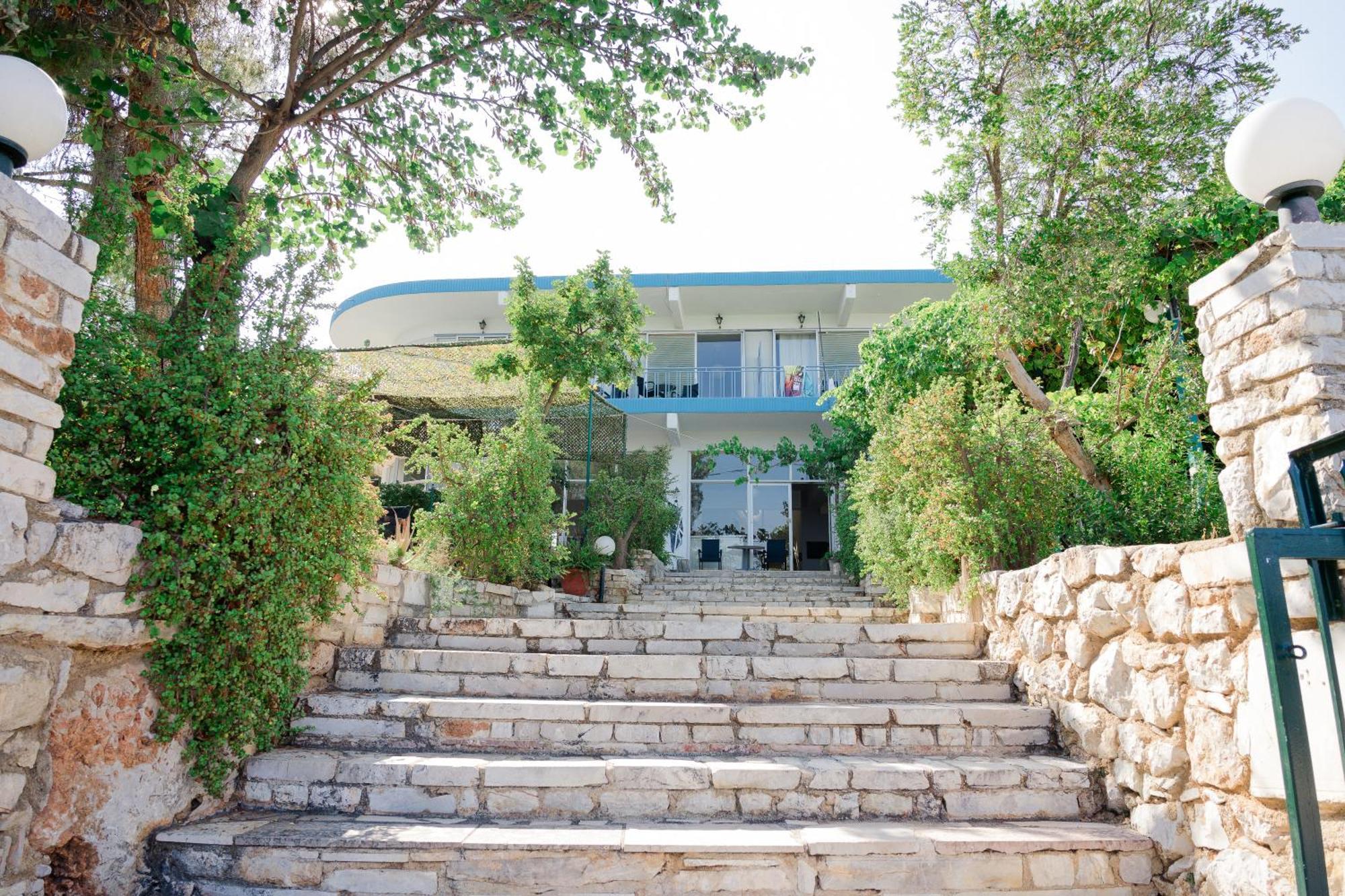 Hotel Korfos - Ξενοδοχείο Κόρφος Renovated Bagian luar foto